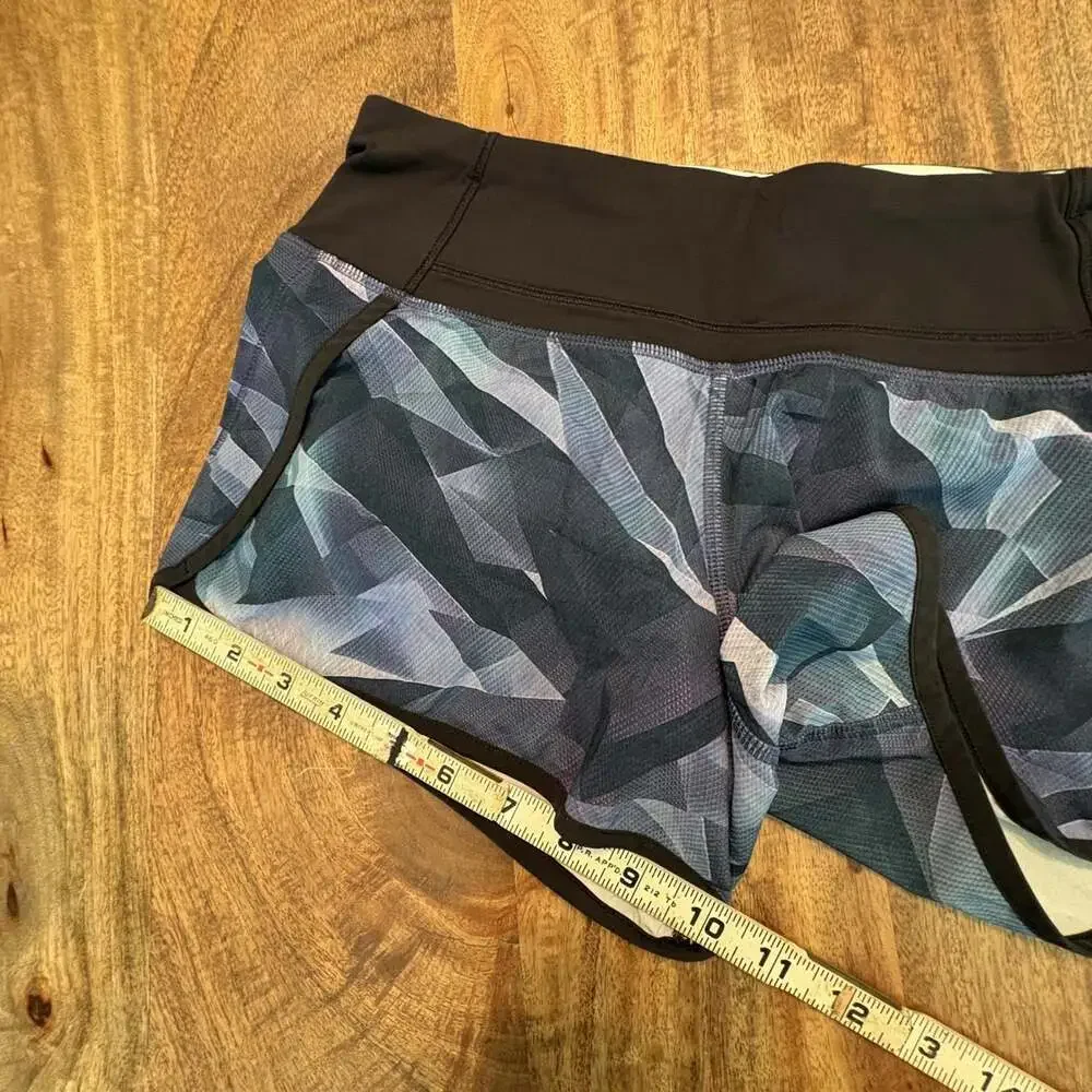 Lululemon Shorts Womens 4 Multicolor Geometric Speed Short 4 Lined Running